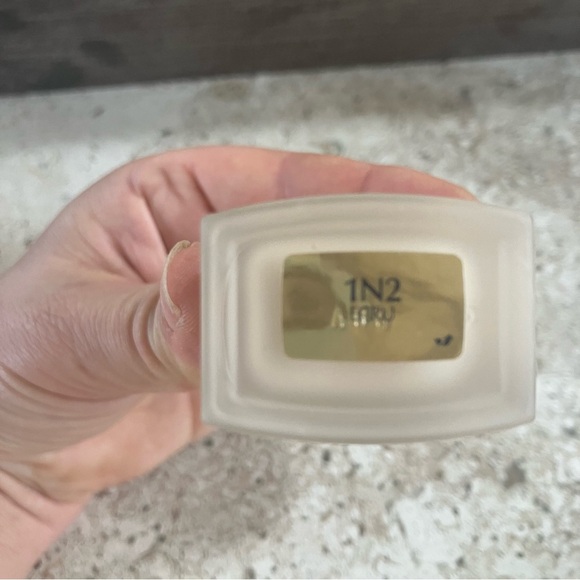 NIB Estee Lauder Futurist SkinTint Serum Foundation SPF 20 1N2 Ecru - Picture 6 of 11